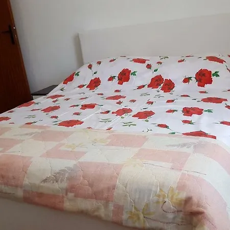 Apartament Mico *